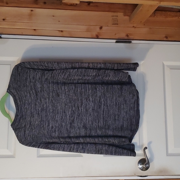 Apt 9 top - Picture 4 of 4